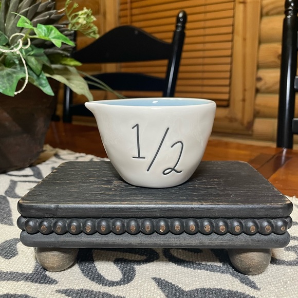 DISNEY PRINCESS Rae Dunn Measuring Cups - Picture 7 of 14